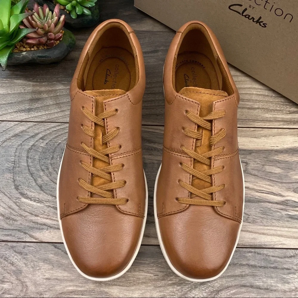 NIB Clarks Kitna Vibe Casual Comfort Sneakers Tan